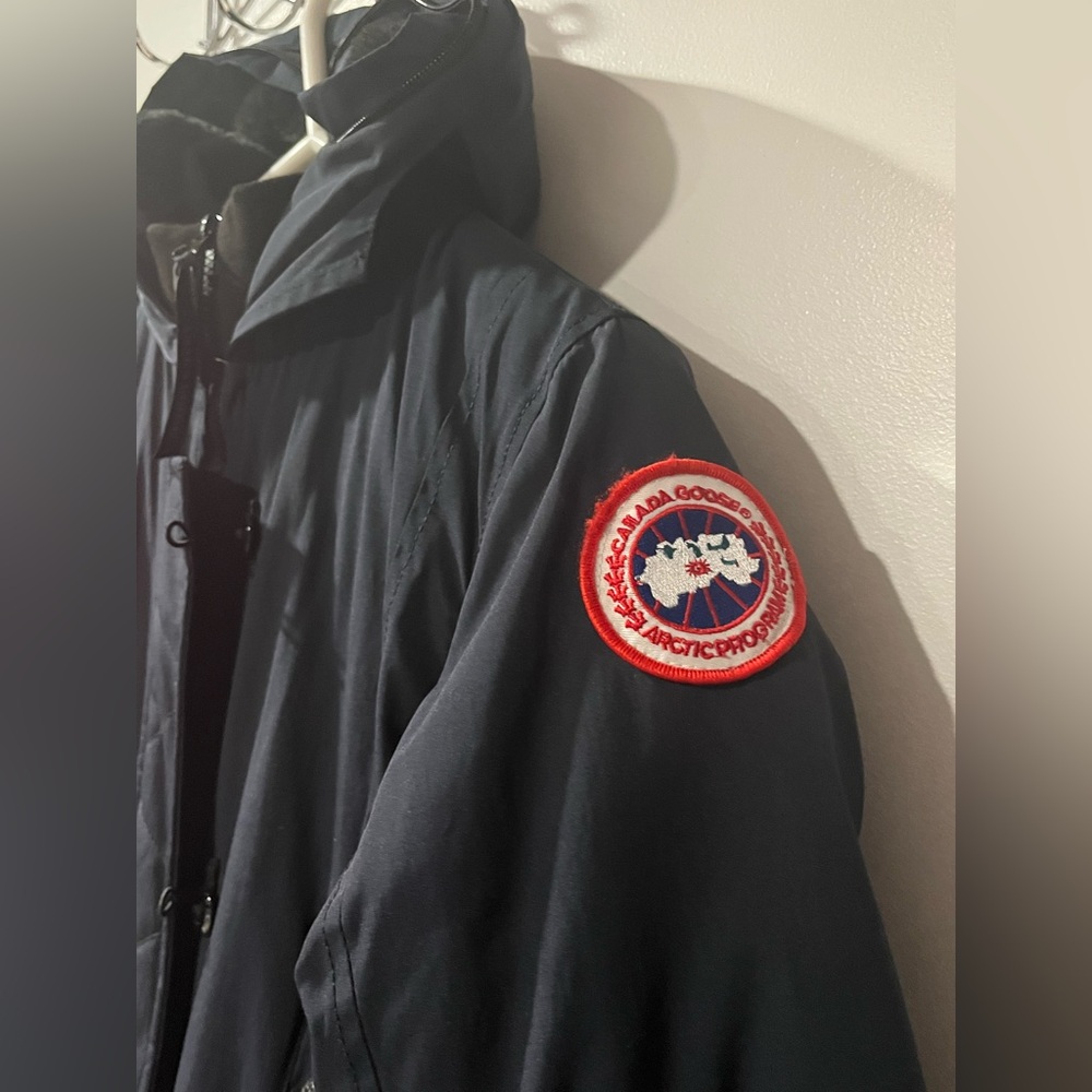 Canada Goose Kensington Parka – Women’s Long Down Coat – Navy – Authentic - Picture 2 of 8